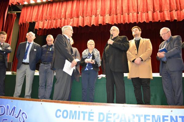 Remise de la plaquette Grand Or